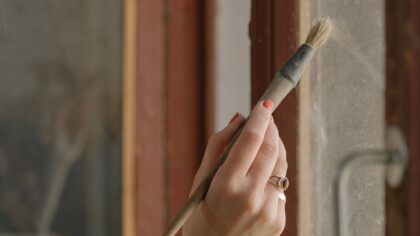 Male vinduskarm og listverk: slik får du pen finish uten søl og striper