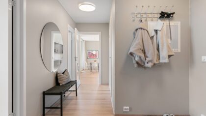 Slik holder du entréen ren og ryddig i hverdagen uten å bruke hele kvelden