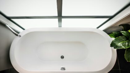 Smart rutine for badekarvask uten skrubbing til du blir svett