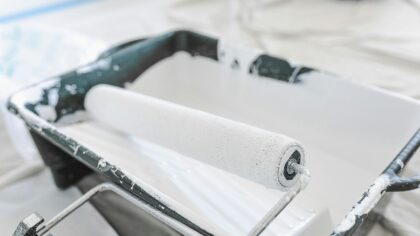 Slik lykkes du med maling av gulv: steg for steg uten unødvendig frustrasjon