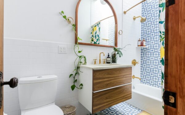 Slik vasker du bademattet effektivt uten å ødelegge stoffet eller badet